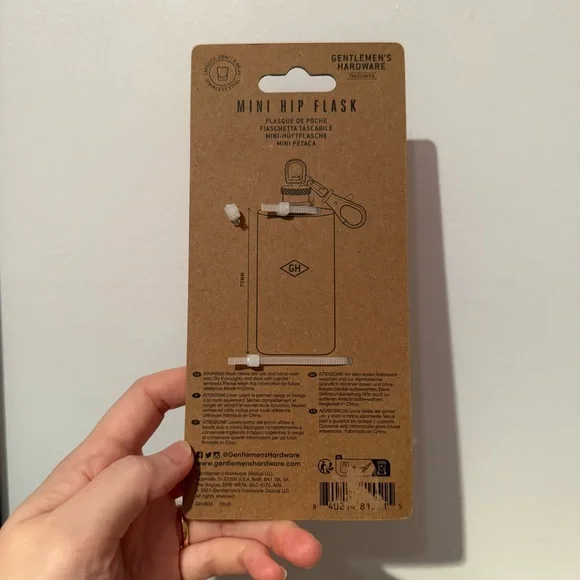 Brand new Gentleman’s Hardware Mini Hip Flask - Picture 2 of 4